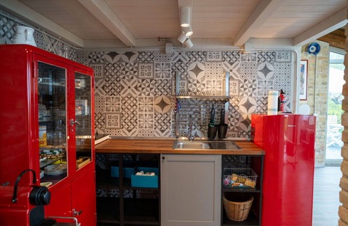 Citta Sant'Angelo Villa | Beautiful villa for 4 guests with A/C, WIFI, hot tub, patio, pets allowed and panoramic view