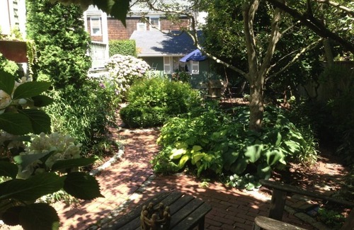 The Point Condo | Beautiful victorian w/big garden, Tesla/EV charger, 2 blocks from water