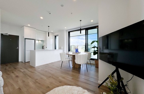 Mount Wellington Apartment | Beautiful View 2 Beds Apartment East Auckland