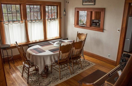 Dubuque House | Beautiful view of the City and Mississippi River!