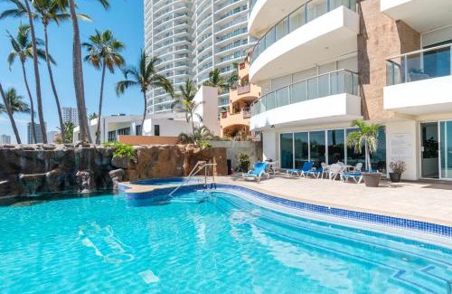 Zona Dorada Apartment | Beautiful View on the 23rd Floor Beach Front