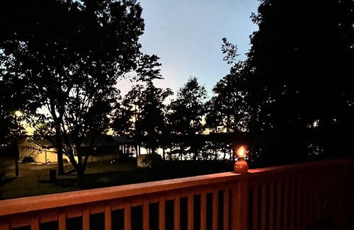 Avinger House | Beautiful view overlooking Lake O Pines!