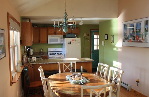 East Wakefield House | BEAUTIFUL VIEWS AND STUNNING SUNSETS AT THIS LAKEFRONT HOME!