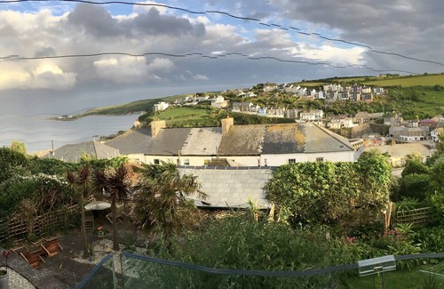 Mevagissey House | Beautiful views, comfortable house, dog friendly.