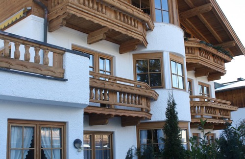 Ellmau Apartment | Beautiful views of the 'Emperor', direct entry to the Skiweltpisten