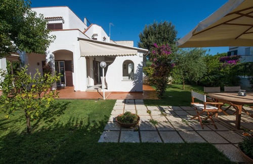 Colonia Elena Villa | Beautiful Villa 50mt from the sea
