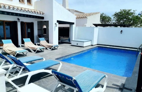 Caserio Los Tarquinos Villa | Beautiful Villa Blenda with Private Pool,wifi and Full Sky Package!