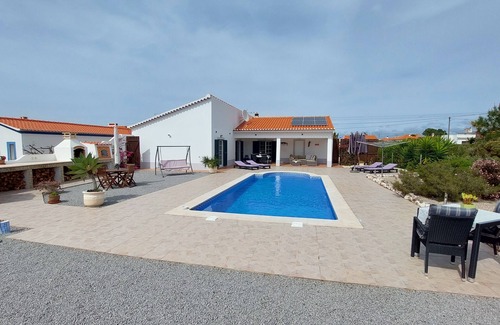 Aljezur Villa | Beautiful villa 300 m to the Atlantic coast, 5 minutes by car to the beach