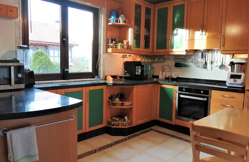 Valdemora Villa | Beautiful villa 5 min from Oviedo with big hot tub and garden