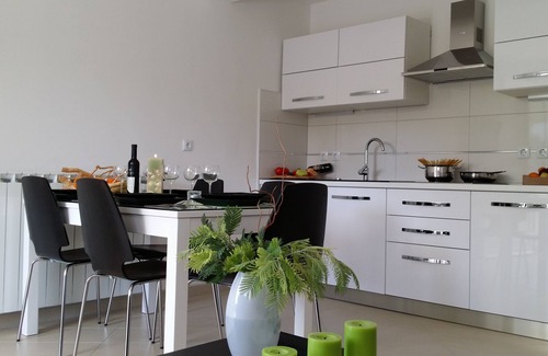Pula House | Beautiful villa/app * with swimming pool, 900 m from the sea, WiFi, barbecue