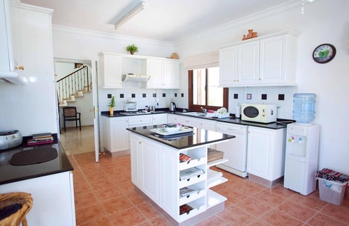Edremit Villa | Beautiful villa,Edremit with Private Pool, full amenities, Wifi, stunning views