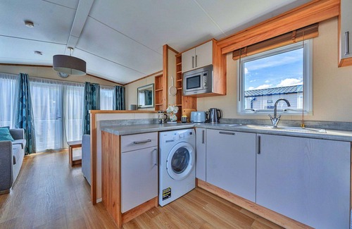 Wimborne House | Beautiful villa for 4 guests with WIFI, pool, pets allowed and parking