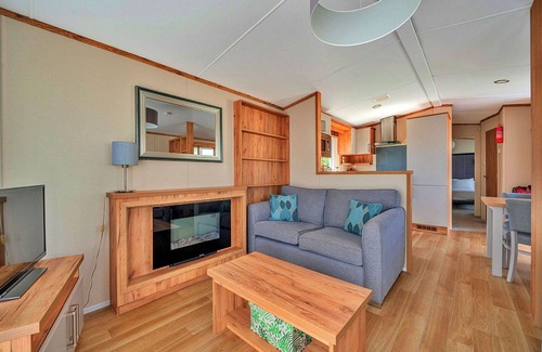 Wimborne House | Beautiful villa for 4 guests with WIFI, pool, pets allowed and parking