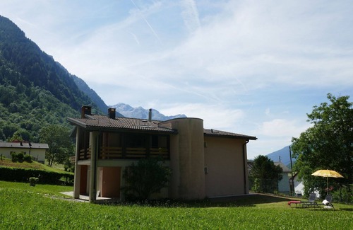 Blenio House | Beautiful villa for 5 guests with WIFI, TV, terrace, pets allowed, panoramic view and parking