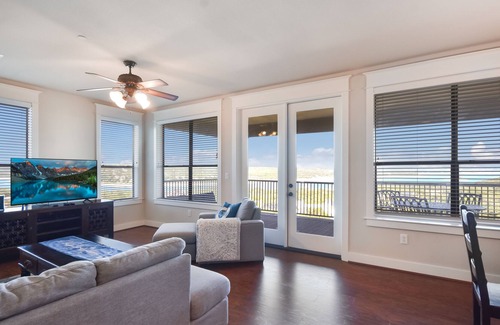 Northshore On Lake Travis Villa | Beautiful Villa in Hollows Resort, Fantastic Panoramic View of Lake Travis, 4 Pools, Hiking Trails!