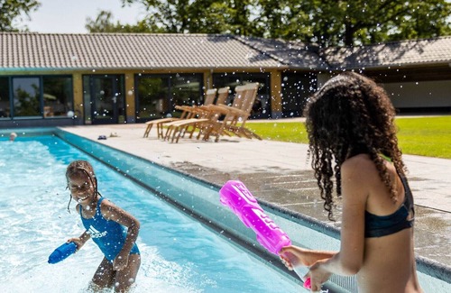 Hellendoorn Villa | Beautiful Villa in Hellendoorn with Bubble Bath