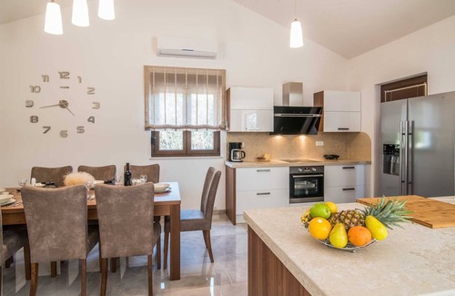 Pinezici House | Beautiful villa LAURA with private pool