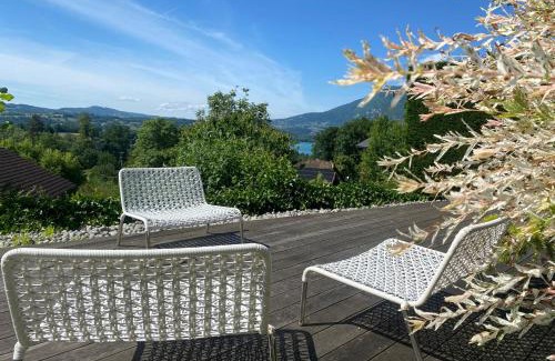 Attignat-Oncin Villa | Beautiful Villa with Pool and Lake View