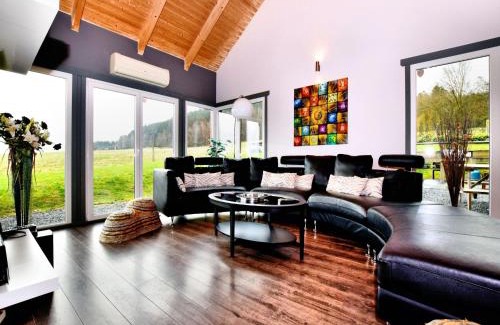 Freineux Villa | Beautiful villa with heated outdoor pool