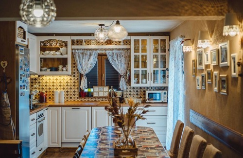 Zmijavci Villa | BEAUTIFUL VILLA WITH PRIVATE SWIMMING POOL AND OUTSIDE BARBICUE NEAR MAKARSKA