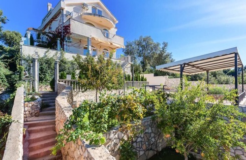 Ulcinj Municipality Villa | Beautiful villa with private beach!