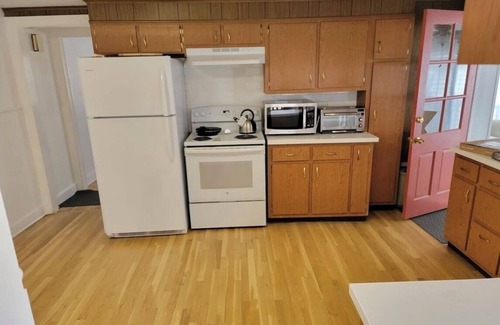 Saugerties House | Beautiful Village 2BR loaded with extras