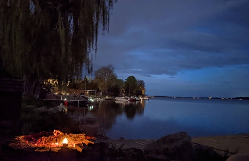 Orillia Cottage | Beautiful Waterfront Cottage - Only 1.5 hour away from Toronto!