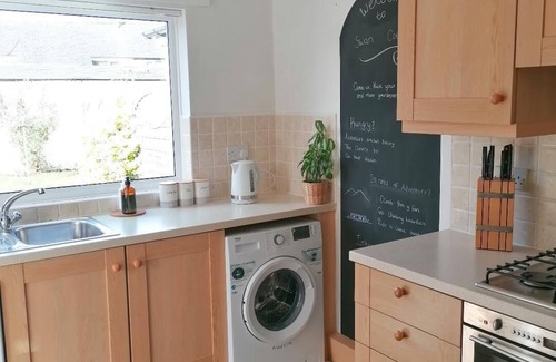 Brecon Cottage | Beautiful waterfront cottage with stunning views
