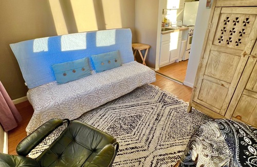 Northport Cottage | Beautiful Waterfront Sunsets Beach Cottage Studio Private Winery Brewery 1hr NYC