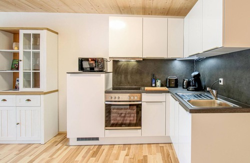 Muhlhausen Apartment | Beautiful, welcoming apartment with balcony and views of the hilly surroundings.