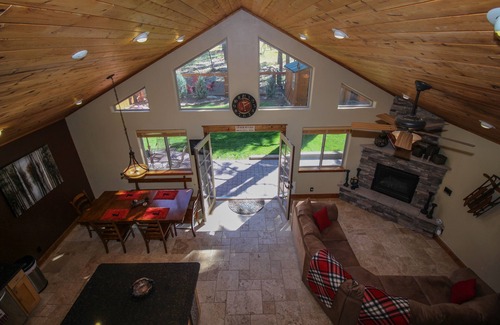 Mountainaire Cabin | Beautiful Wooded Dream Cabin Backs Forest