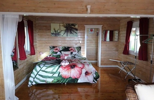 Rarotonga Villa | Beautifully appointed inland property with ocean and mountain views.