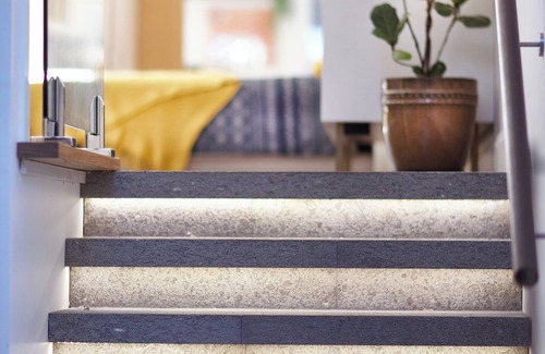 Bulli Apartment | Beautifully appointed Bulli studio nestled between coast and escarpment