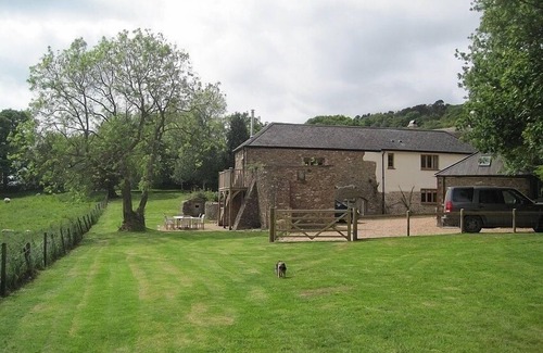 Cornwall House | Beautifully Converted 18thc Barn In Blackdown Hills AONB