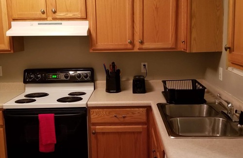 Antioch House | Beautifully Decorated 4 Bedroom Home in Quiet Cul De Sac