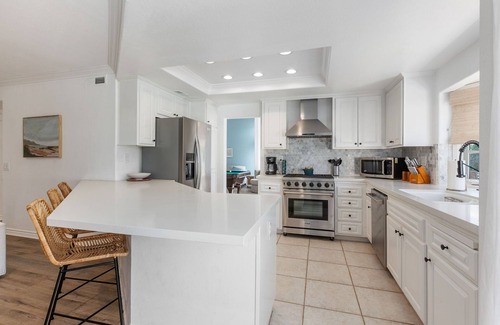 Vista House | Beautifully designed home with Luxury Furnishings