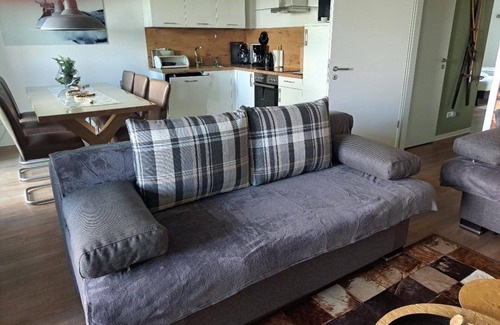 Neuastenberg Apartment | Beautifully furnished apartment with rustic details right on the ski slope