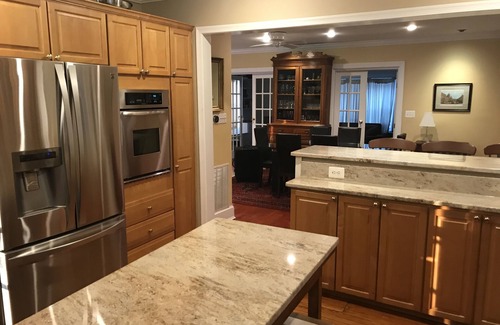 West Falls Church House | Beautifully Furnished Lrg Home inside beltway near NFATC, Pentagon & State Dept.