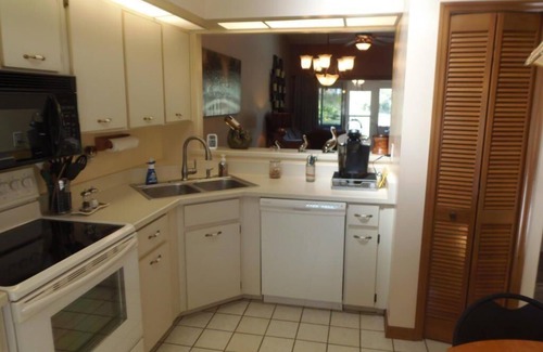 Countryside House | Beautifully Furnished Townhome in Great Location