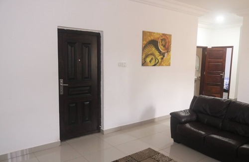 West Coast Division House | Beautifully furnished new home that is strategically placed.
