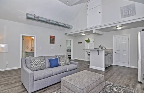 Andover House | Beautifully Furnished Private Retreat in Andover!
