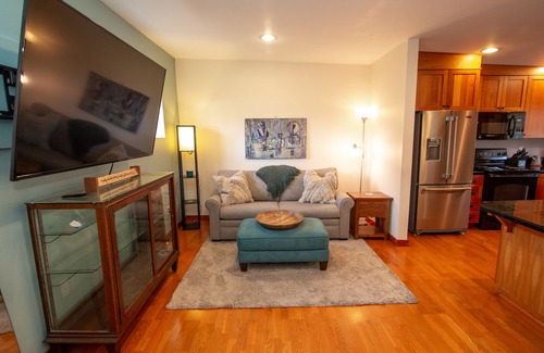 Corvallis Cottage | Beautifully furnished, charming 1bd/2ba historic cottage in Downtown Corvallis