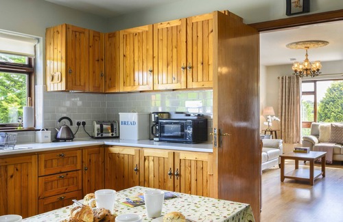 Westport House | Beautifully refurbished 5 bedroom house, sleeps 10, 3 mins by car from Westport.
