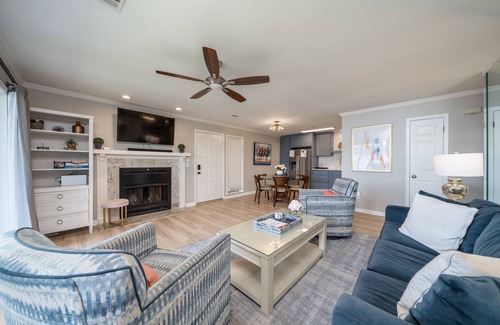 Rockwell Condo | Beautifully remodeled lakefront condo with boat slip