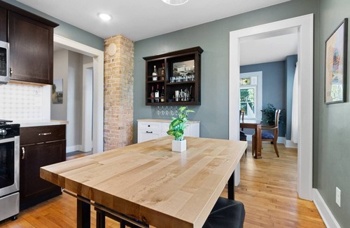 Kewaunee House | Beautifully remodeled home with stunning views of lake and easy walkability to downtown Kewaunee!