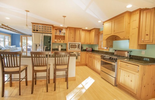Rye House | Beautifully Rennovated Home Minutes to the Beach