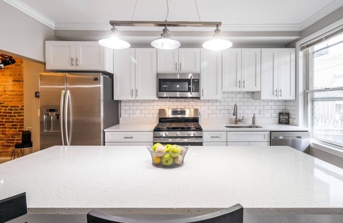 Canton House | Beautifully Renovated row House in Trendy Canton, private parking driveway