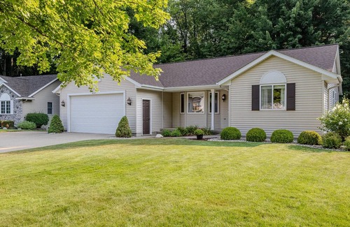 Hudsonville House | Beautifully situated home in a central, convenient location