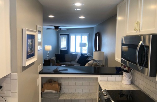 Historic District Condo | Beautifully updated Annapolis Historic District rowhome w/parking and rooftop deck