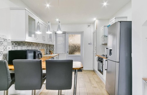 Downham House | Beckenham Place - Free Parking - Self Check-in